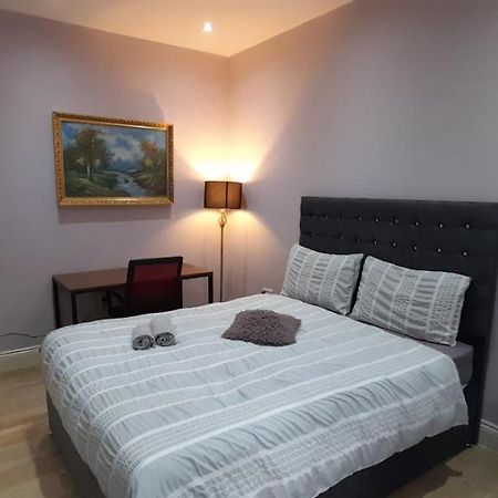Comfy Fenia Stay Лондон Экстерьер фото
