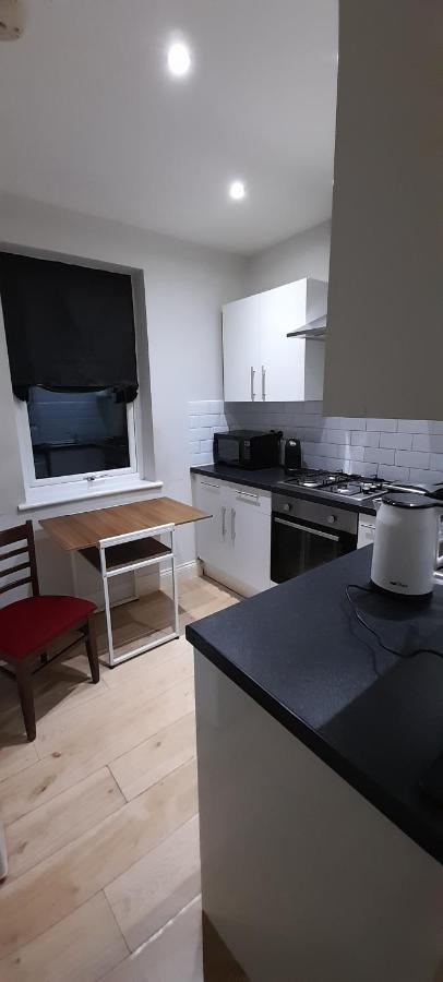 Comfy Fenia Stay Лондон Экстерьер фото