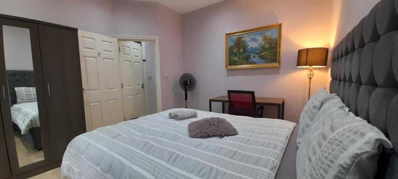Comfy Fenia Stay Лондон Экстерьер фото