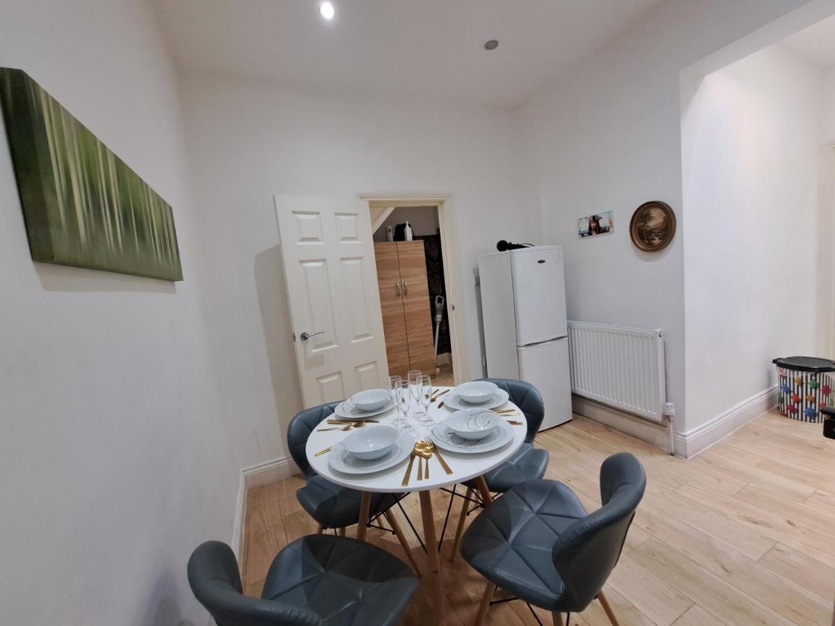 Comfy Fenia Stay Лондон Экстерьер фото