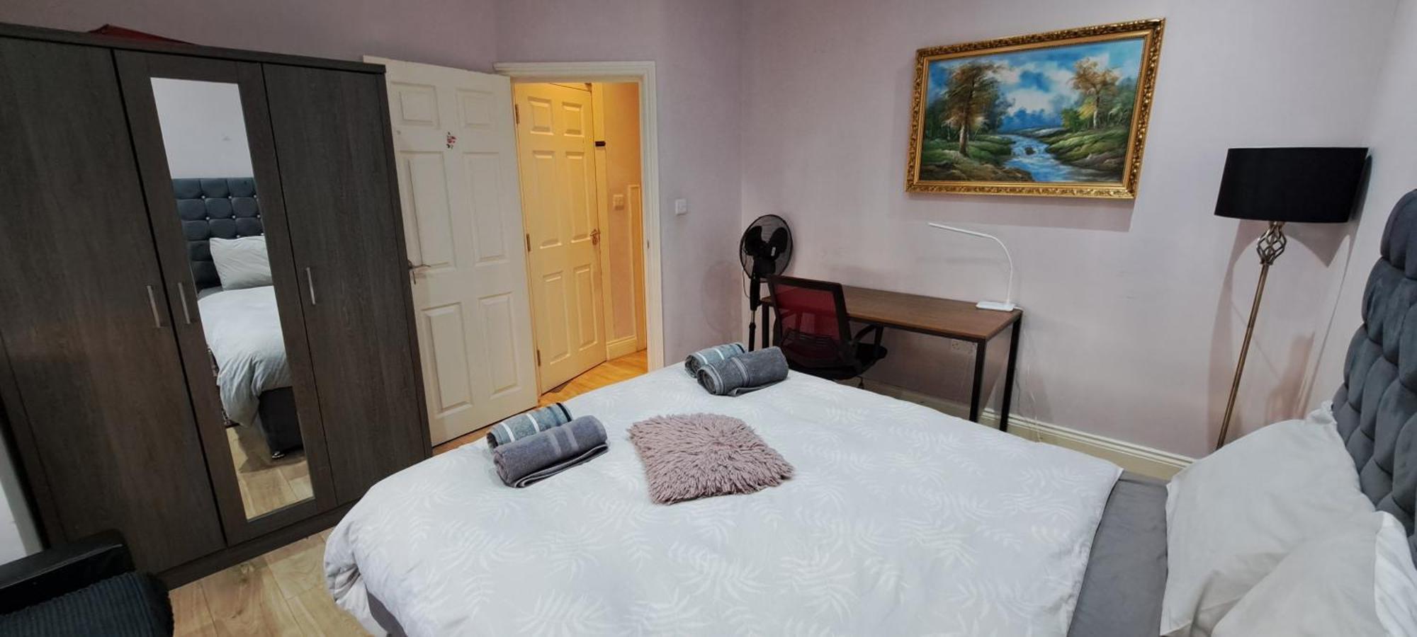 Comfy Fenia Stay Лондон Экстерьер фото