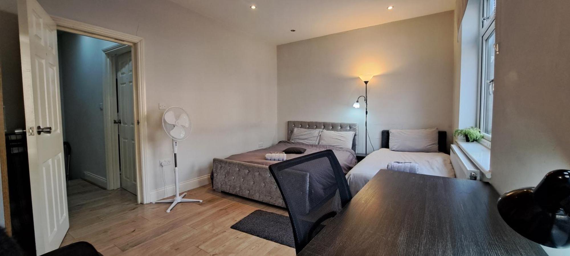 Comfy Fenia Stay Лондон Экстерьер фото