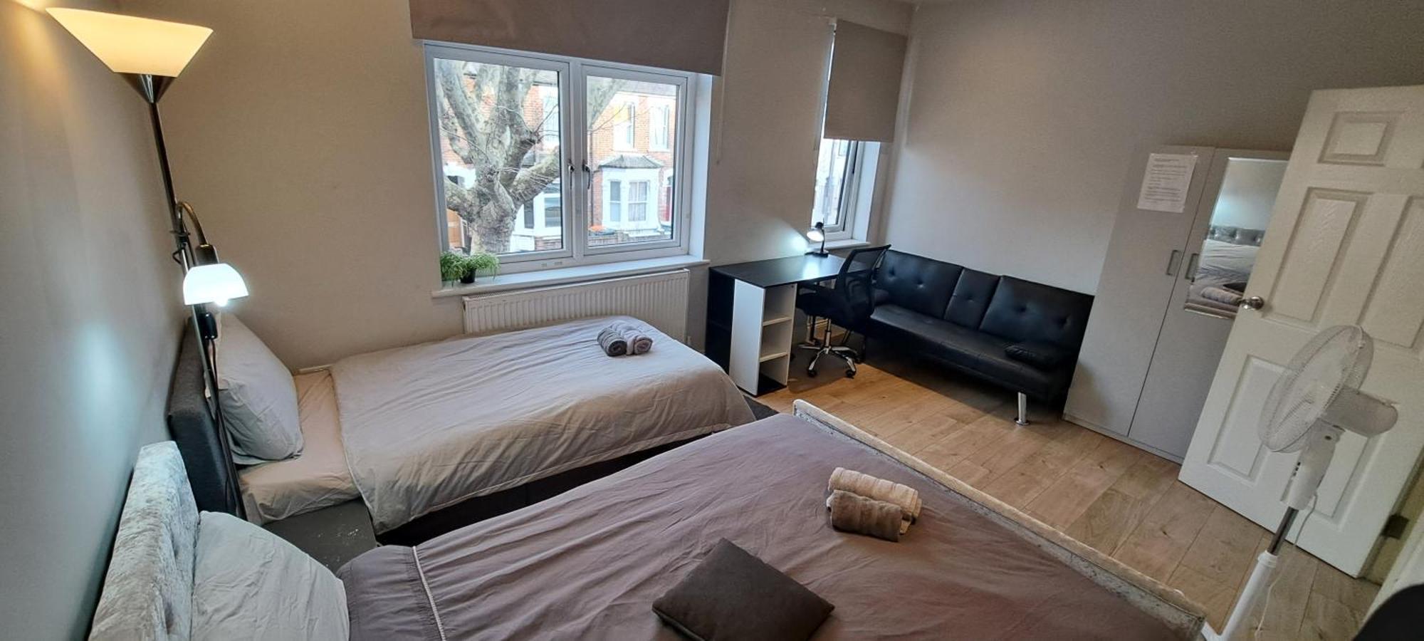 Comfy Fenia Stay Лондон Экстерьер фото