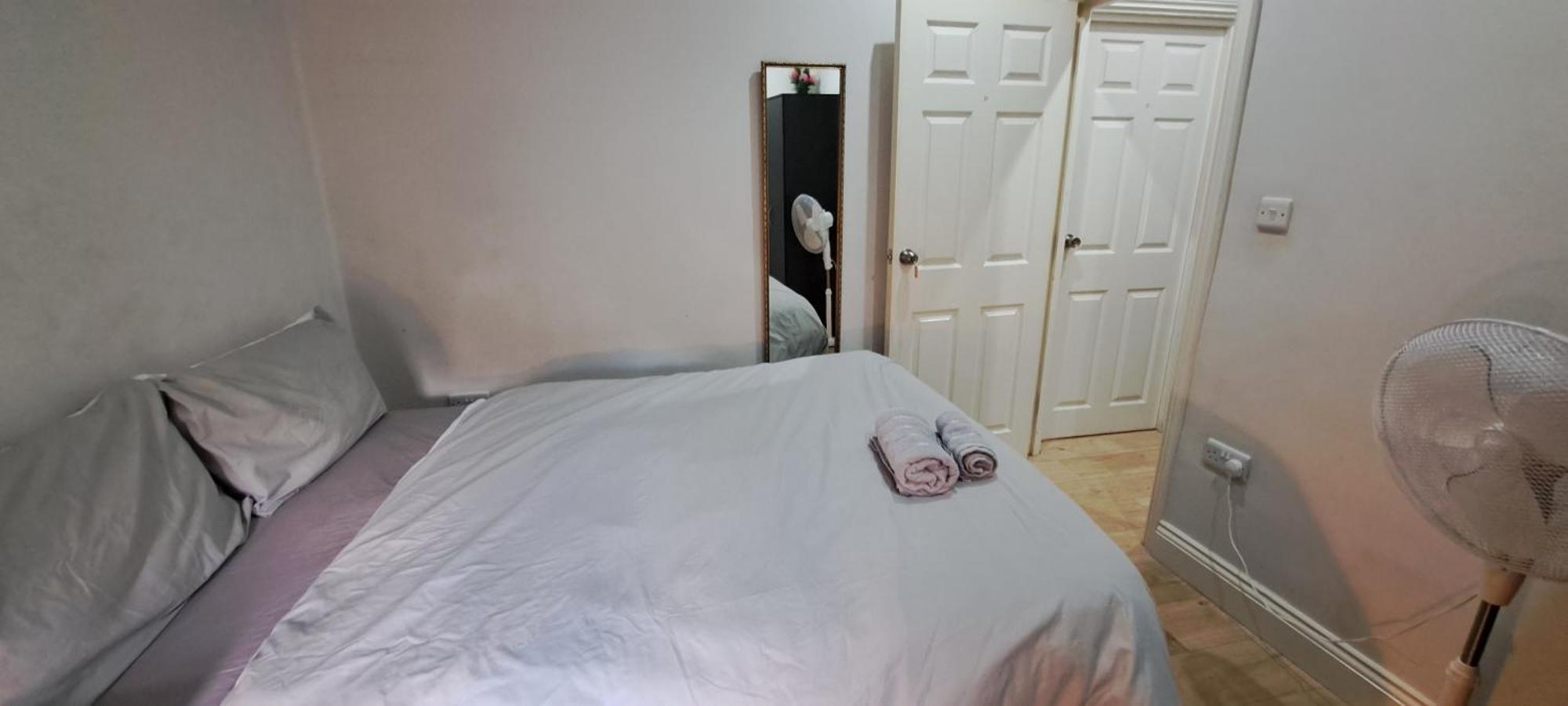 Comfy Fenia Stay Лондон Экстерьер фото