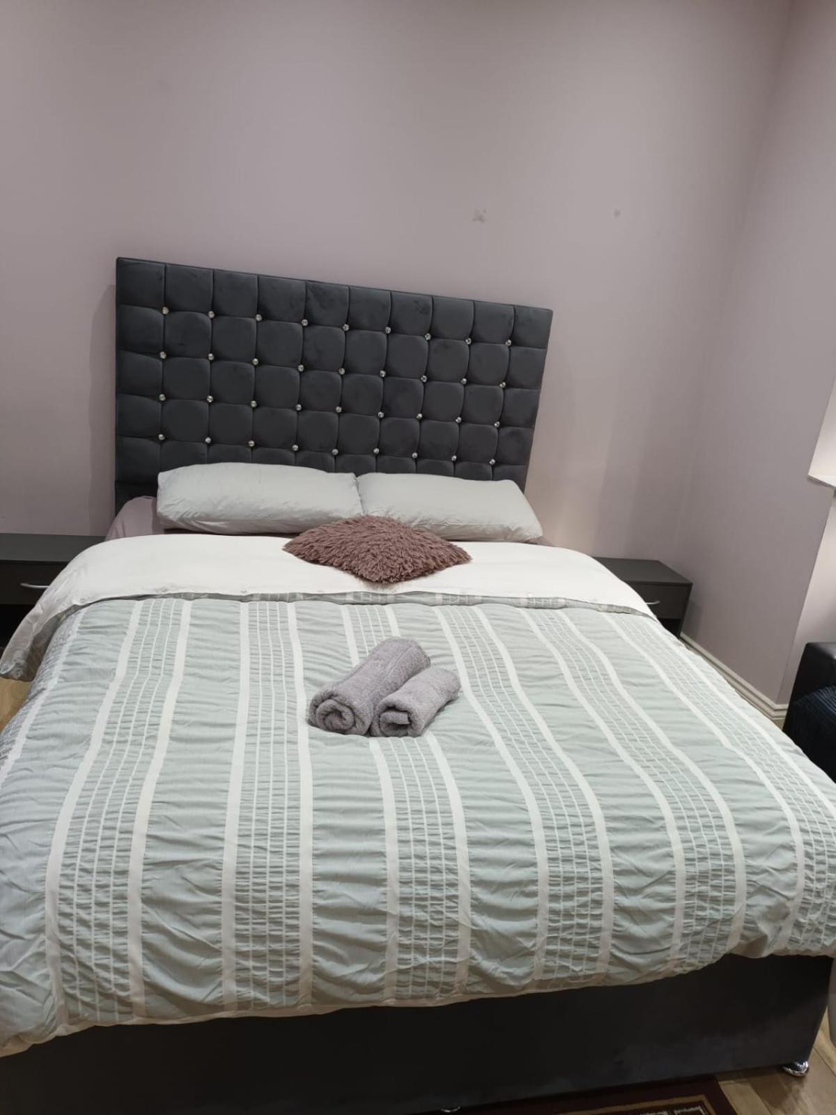 Comfy Fenia Stay Лондон Номер фото