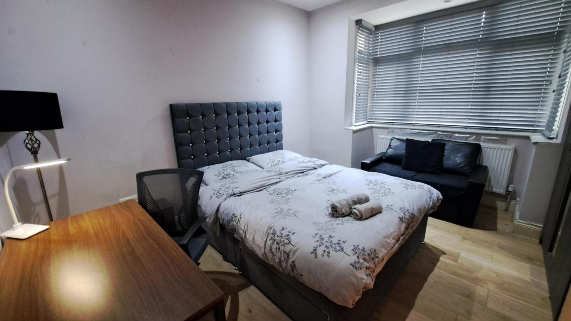 Comfy Fenia Stay Лондон Экстерьер фото