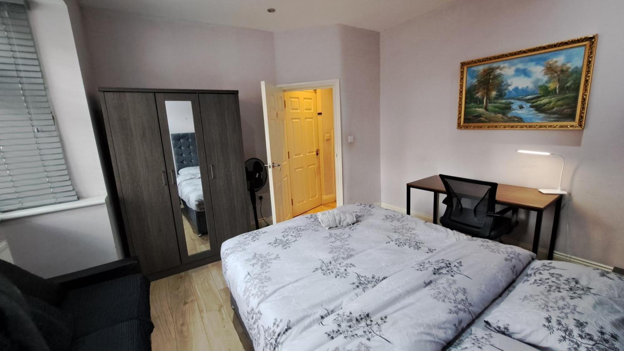 Comfy Fenia Stay Лондон Экстерьер фото