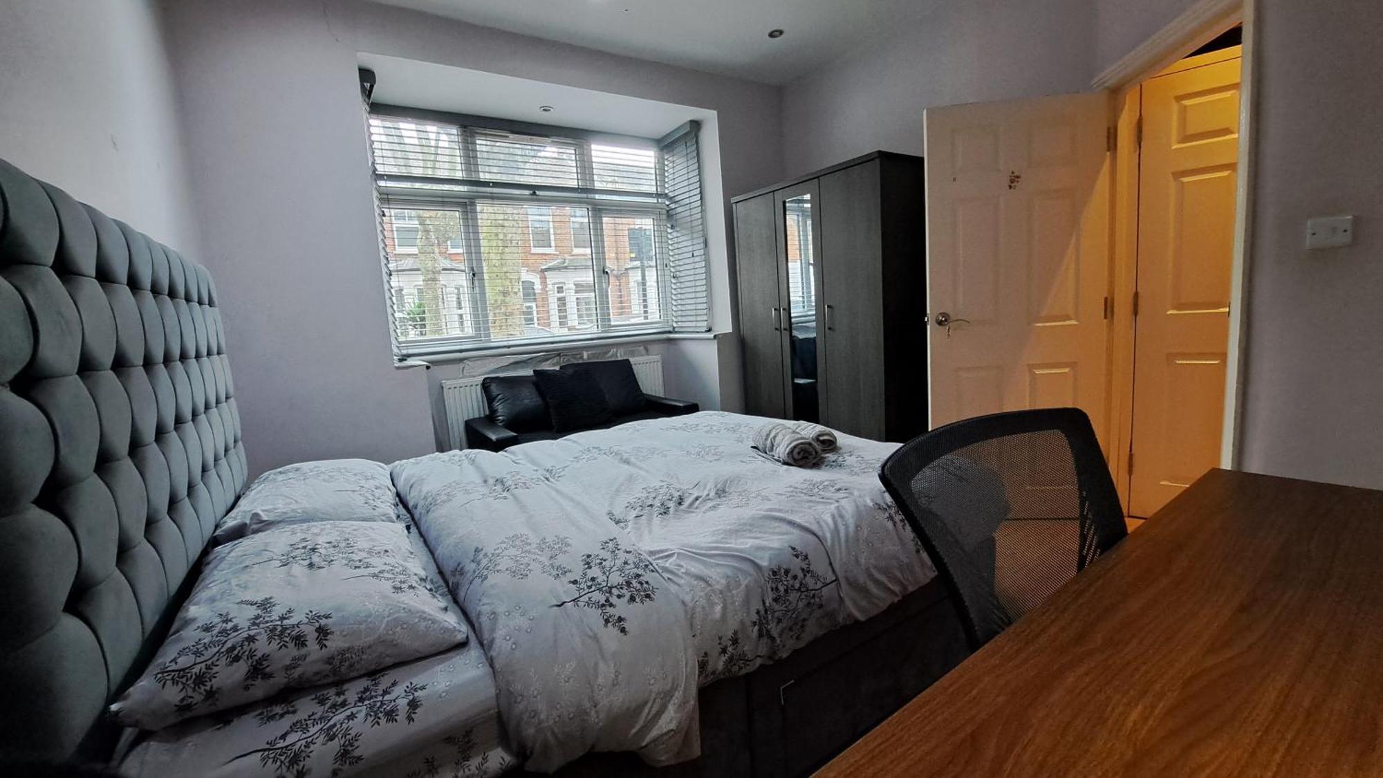 Comfy Fenia Stay Лондон Экстерьер фото
