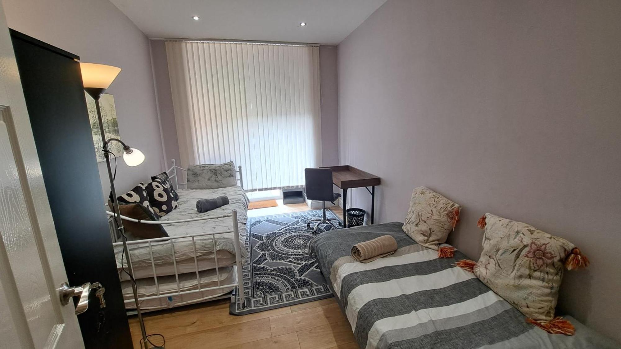 Comfy Fenia Stay Лондон Экстерьер фото