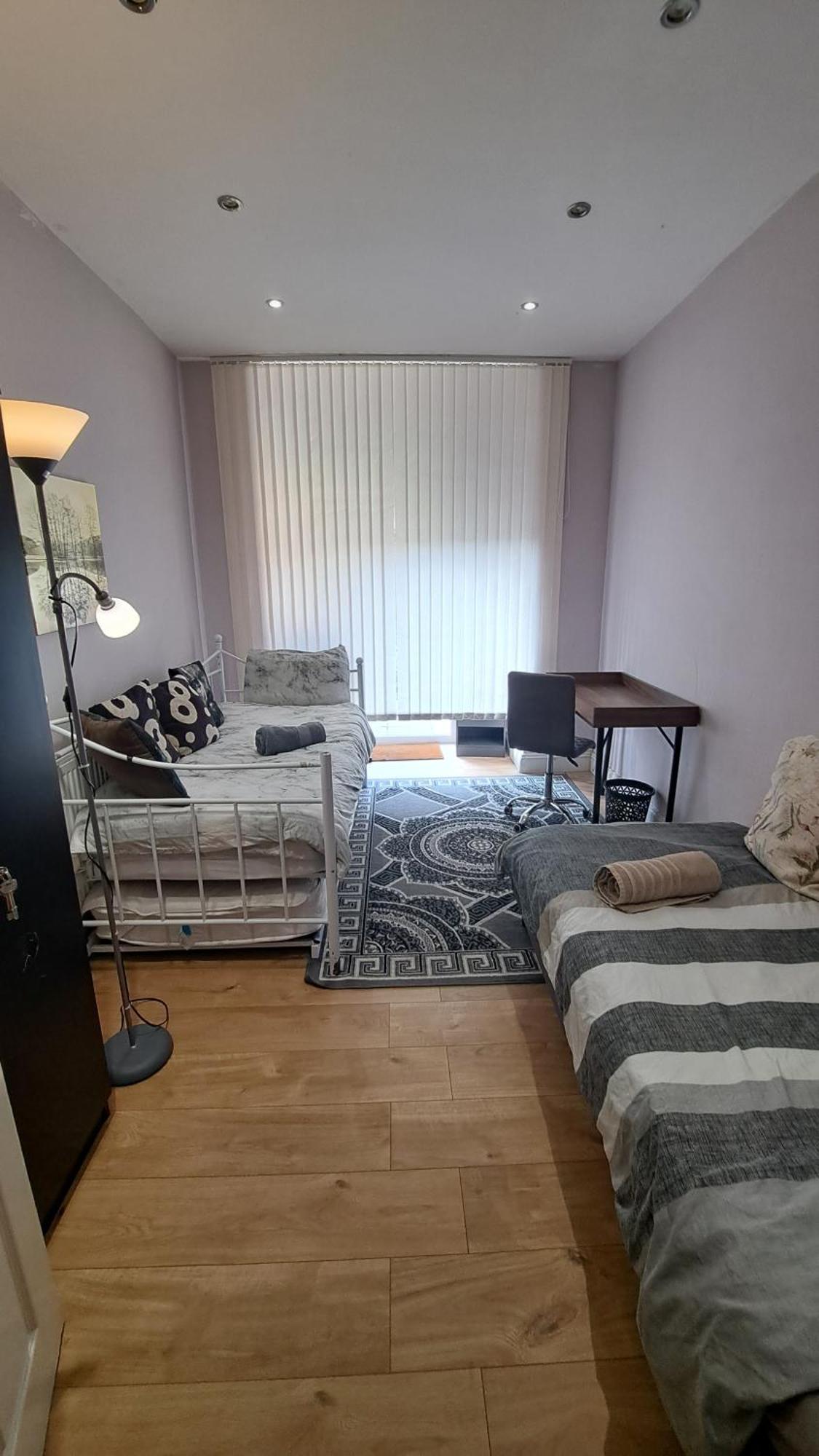 Comfy Fenia Stay Лондон Экстерьер фото